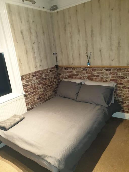 Spacious Bedroom With Private Bathroom. Abbey Wood ภายนอก รูปภาพ